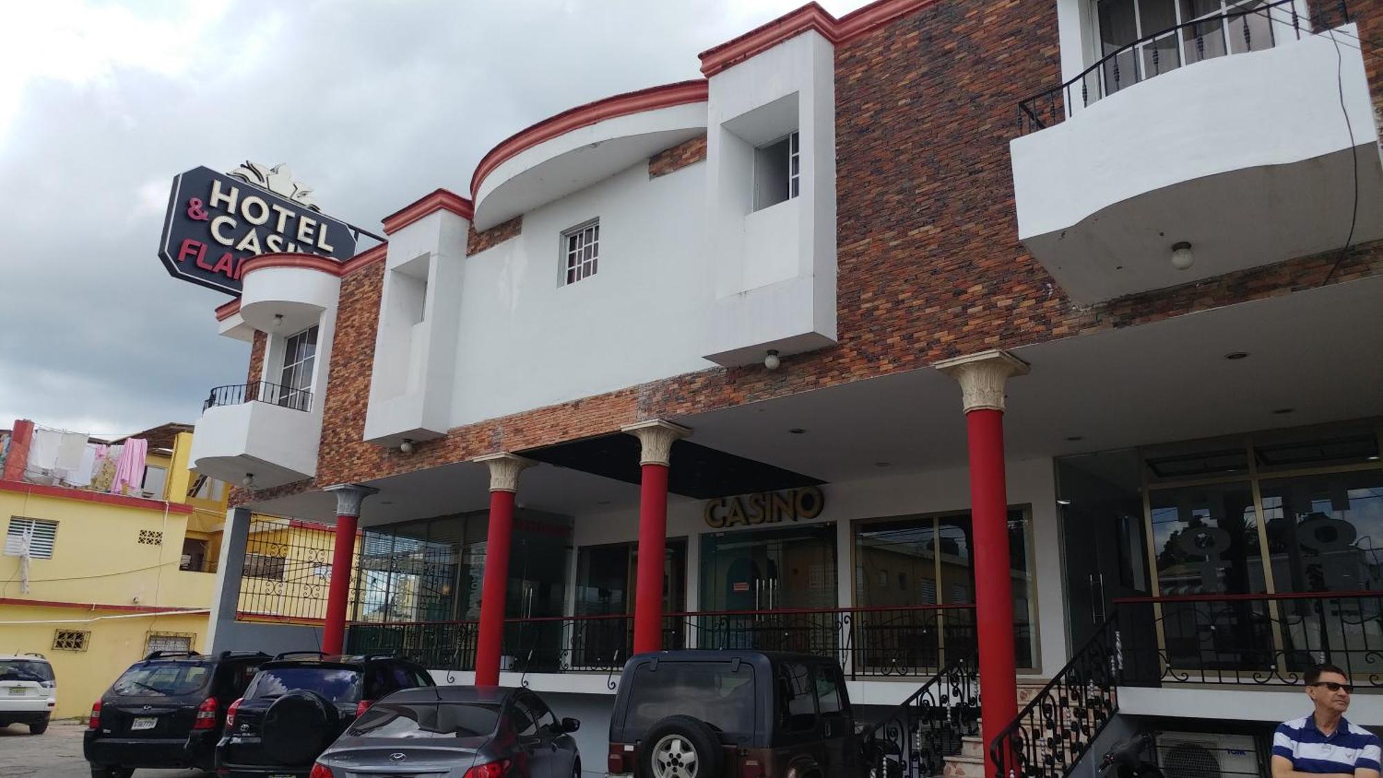 Hotel & Restaurante Flamboyan Salvaleón de Higüey Esterno foto