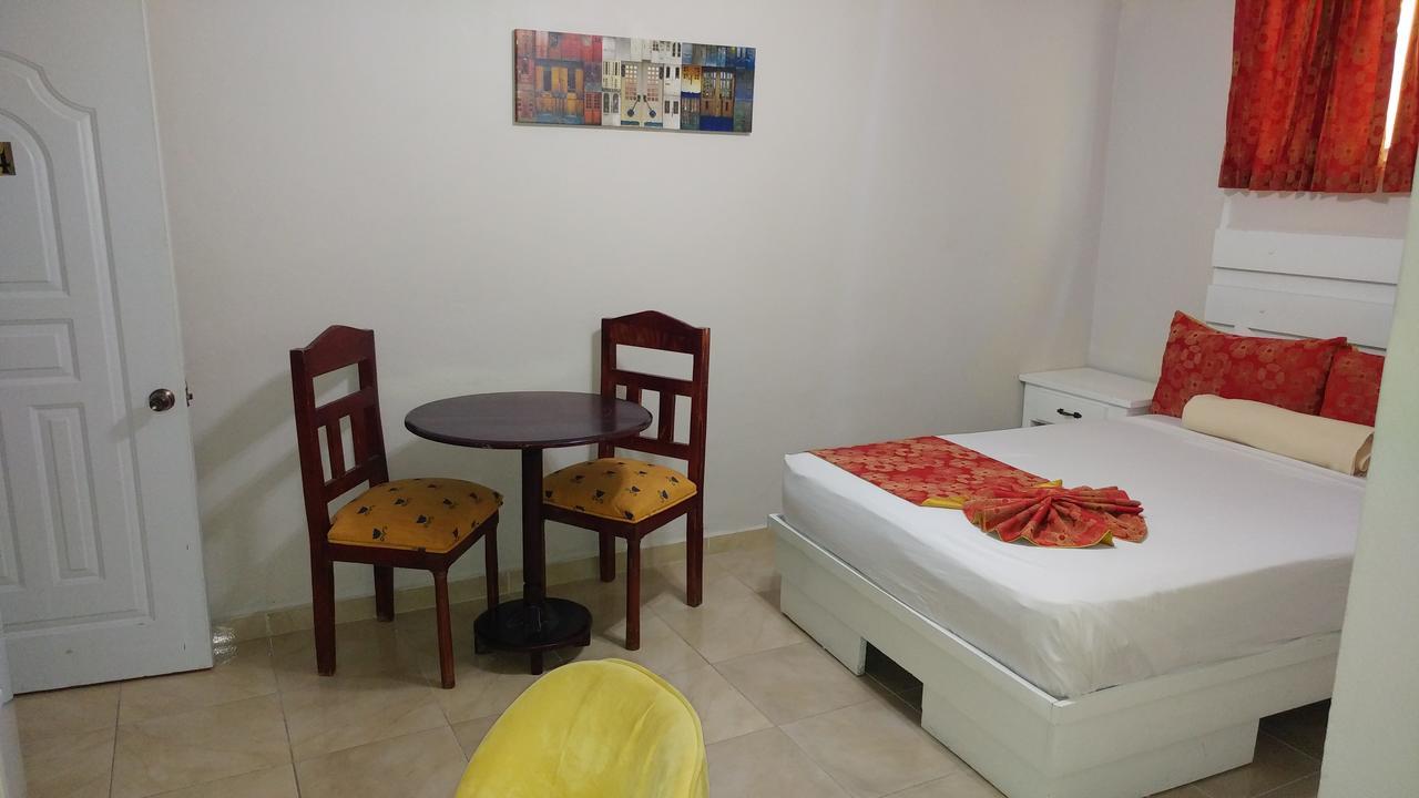 Hotel & Restaurante Flamboyan Salvaleón de Higüey Esterno foto