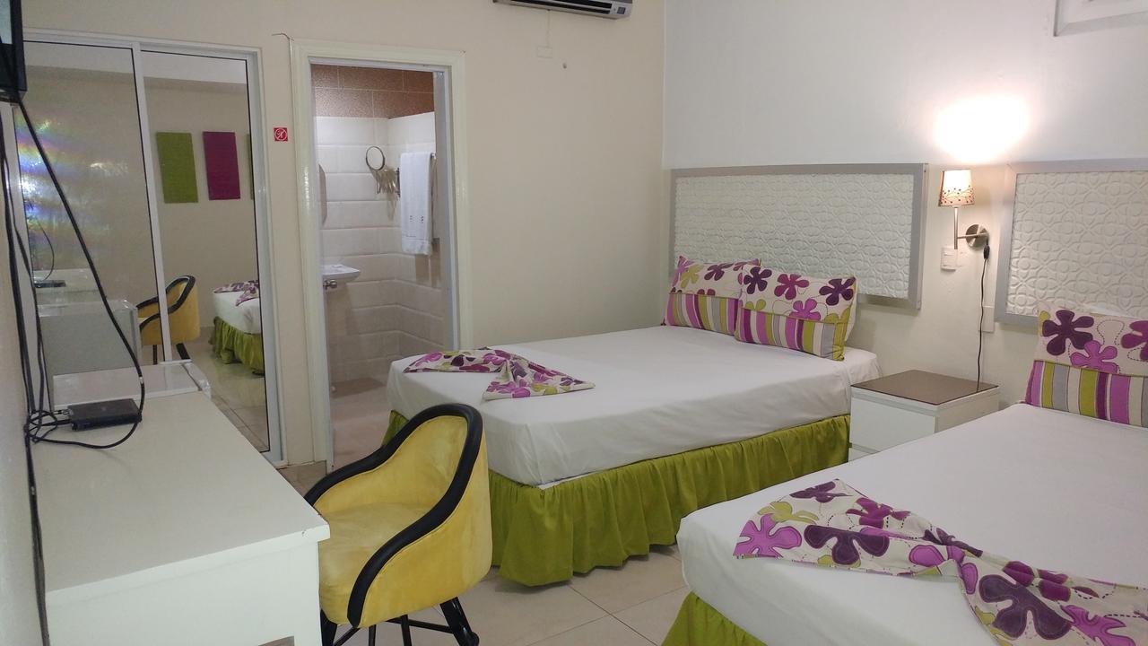 Hotel & Restaurante Flamboyan Salvaleón de Higüey Esterno foto